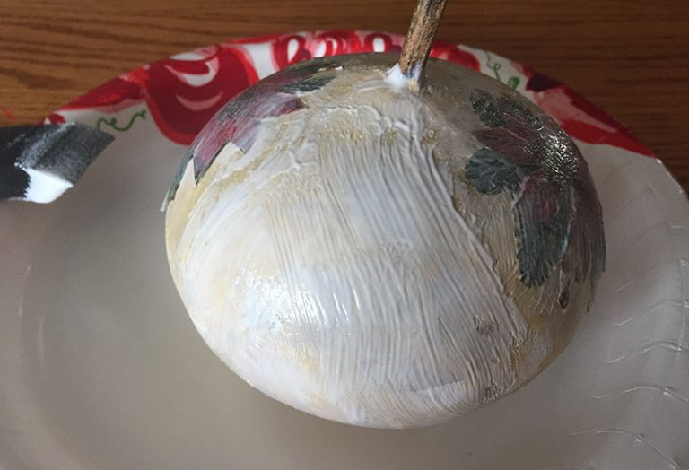 Easy Painted Holiday Gourds – Craft Picnic